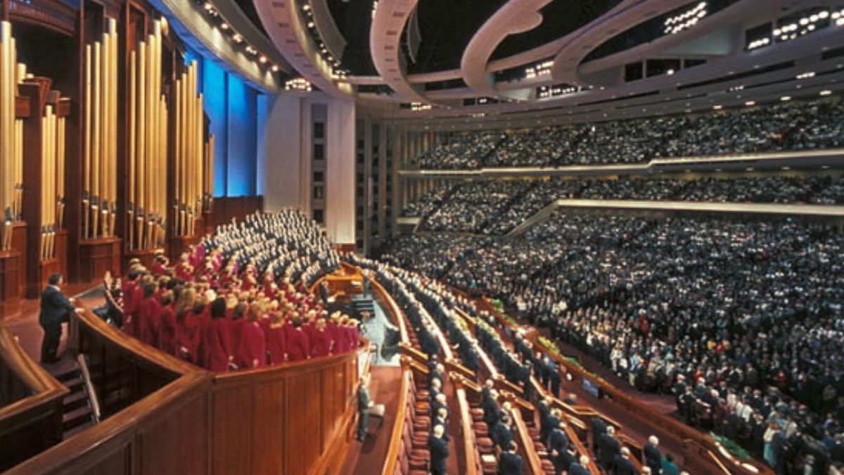 megachurch